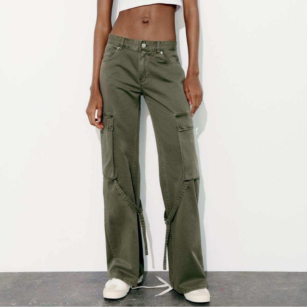 Zara Mid-Rise TRF Cargo Jeans